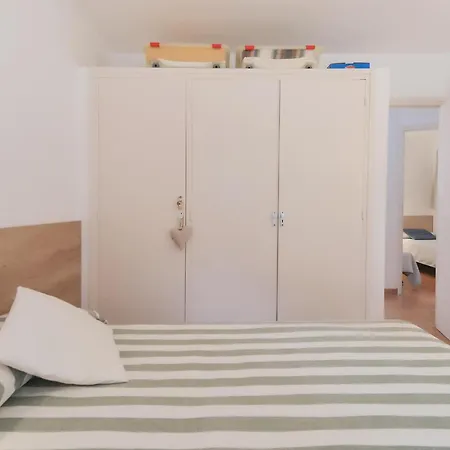 Apartamento Platja D'aro, 3 Dormitorios, 6 Personas - Es-329-20 *