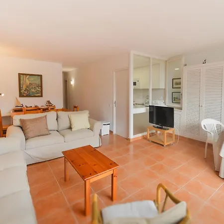 Apartment Apartamento Platja D'aro, 3 Dormitorios, 6 Personas - Es-329-20